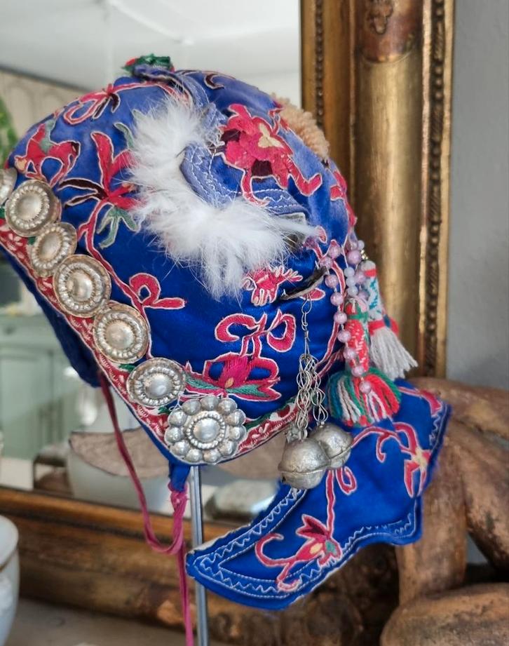 Antieke Chinese Ceremoniële muts of hoofddeksel met zijden, Antiek en Kunst, Antiek | Kleding en Accessoires, Ophalen of Verzenden