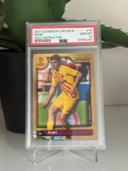 Pedri Gold Refractor /50 – PSA 10 – Pop 1 – Merlin UCL, Hobby en Vrije tijd, Verzamelkaartspellen | Overige, Zo goed als nieuw