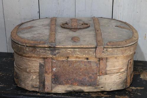 18 eeuwse Zweedse kist, Antiek en Kunst, Antiek | Woonaccessoires, Ophalen of Verzenden