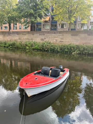 Leuk bootje te koop – 4m lang – met Yamaha 5pk defect beschikbaar voor biedingen