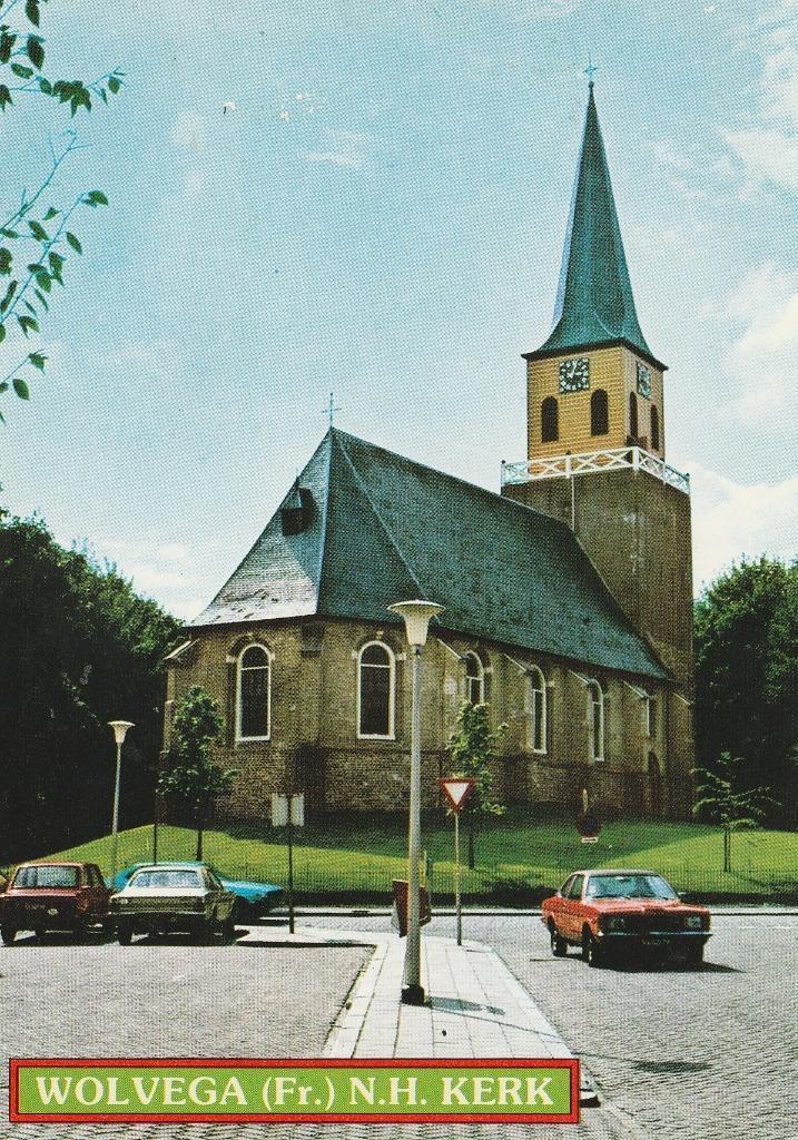 WOLVEGA Ned. Herv. Kerk met Auto's Ford en Fiat, Verzamelen, Ansichtkaarten | Nederland, Ongelopen, Friesland, 1960 tot 1980, Verzenden