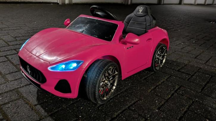 Elektrische Maserati kinderauto met afstandsbediening, Kinderen en Baby's, Speelgoed | Buiten | Accuvoertuigen, Gebruikt, Ophalen