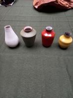 4 vintage kleine aardewerk vaasjes., Overige kleuren, Aardewerk of Porselein, Ophalen of Verzenden, Zo goed als nieuw