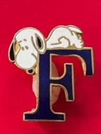 Emaille Speldje Snoopy op hoofdletter F, Verzamelen, Speldjes, Pins en Buttons, Verzenden, Gebruikt, Figuurtje, Speldje of Pin