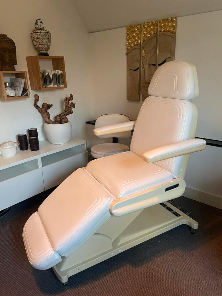 Behandelstoel / schoonheidsspecialiste / schoonheidsstoel, Sport en Fitness, Massageproducten, Gebruikt, Massagetafel, Ophalen