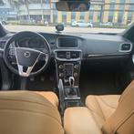Volvo V40 2.0 D2 120PK 2017 Zwart, Auto's, Voorwielaandrijving, Beige, 4 cilinders, Bluetooth