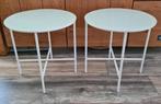 Te koop 2 witte tafeltjes staal met glas, Huis en Inrichting, Tafels | Bijzettafels, Ophalen, Zo goed als nieuw, Minder dan 55 cm