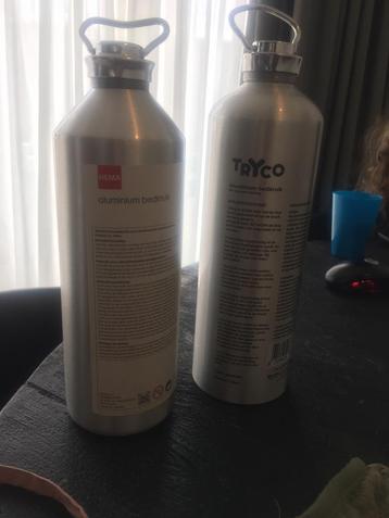 Twee goede baby bedkruiken met badstof hoezen.  beschikbaar voor biedingen
