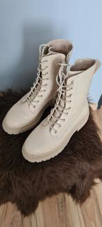 about you laarsjes/boots (nieuw) maat 38, Kleding | Dames, Schoenen, Ophalen of Verzenden, Nieuw, Beige