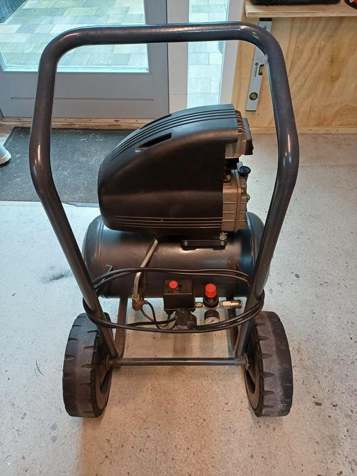 Contimac Compressor - Gebruikt, Doe-het-zelf en Verbouw, Compressors, Gebruikt, 6 tot 10 bar, Minder dan 25 liter, Minder dan 200 liter/min