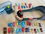 Cars speelgoed set garage + wasbox en racebaan met 41 auto’s, Overige merken, Racebaan, Zelf te bouwen, Ophalen of Verzenden