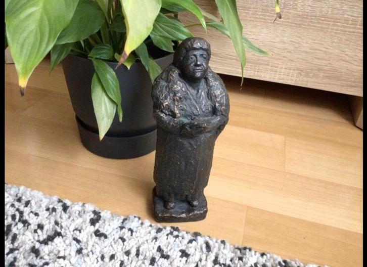 Verbronsd Beeldje Wilhelmina 💥 25cm, Verzamelen, Beelden en Beeldjes, Zo goed als nieuw, Mens, Ophalen of Verzenden