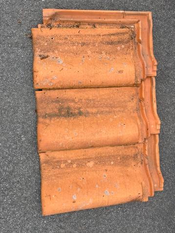 Gebruikte VHV rode dakpannen, dakpan, nokvorst, pannen beschikbaar voor biedingen
