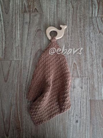 Gehaakte knuffeldoekjes met bijtring  beschikbaar voor biedingen