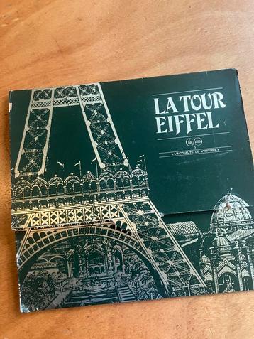 La Tour Eiffel over de eiffeltoren beschikbaar voor biedingen
