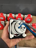 Inbouw wandcontactdoos krachtstroom 5-polig 16A, Doe-het-zelf en Verbouw, Ophalen of Verzenden, Zo goed als nieuw, Stopcontact