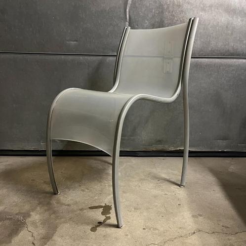 Post modern design stoel fpe chair door ron arad voor kartel, Huis en Inrichting, Stoelen, Gebruikt, Eén, Kunststof, Metaal, Wit