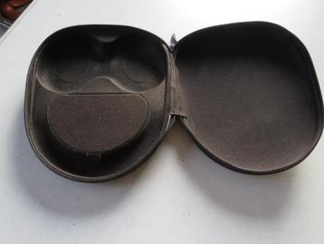 zwarte koptelefoon case van Bose beschikbaar voor biedingen