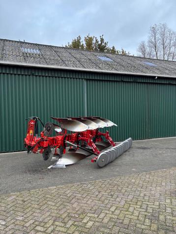 Niemeyer 4schaar varioploeg met vorenpakker beschikbaar voor biedingen