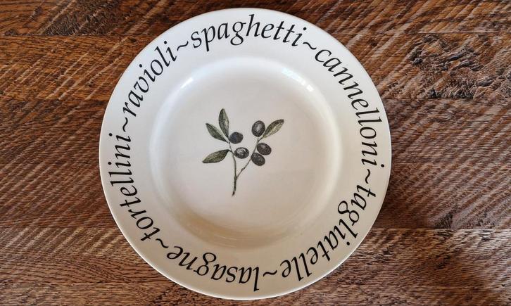 6 x Italian Plate, Riviera Maison, ongebruikt, 28cm, Huis en Inrichting, Keuken | Servies, Nieuw, Schaal of Schalen, Overige stijlen