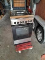Indesit gasfornuis 50 cm., Witgoed en Apparatuur, Ophalen, Gebruikt, Grill, 4 kookzones