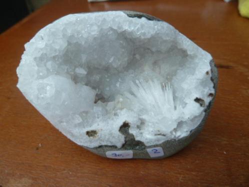 Geode met Scoleciet en kwarts (02), Verzamelen, Mineralen en Fossielen, Mineraal, Ophalen of Verzenden