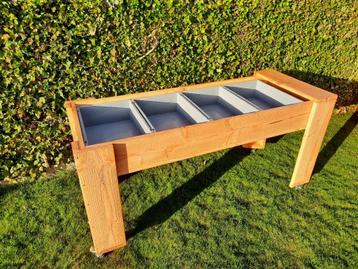 Verrijdbare kweektafel op hoogte douglas hout beschikbaar voor biedingen
