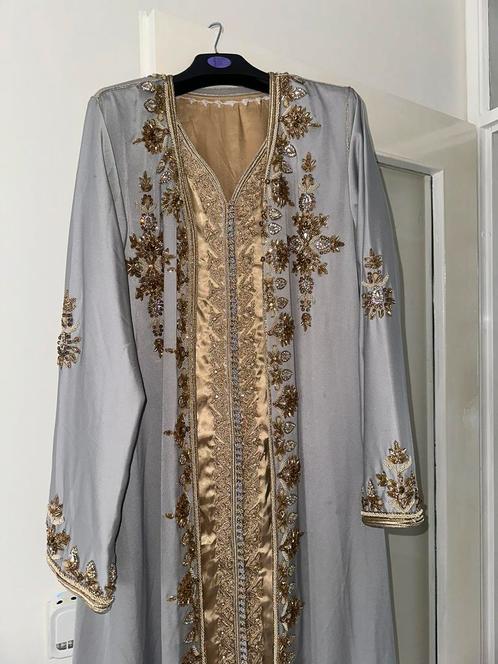Takchita Marokkaanse jurk M/L, Kleding | Dames, Gelegenheidskleding, Nieuw, Overige typen, Grijs, Ophalen of Verzenden