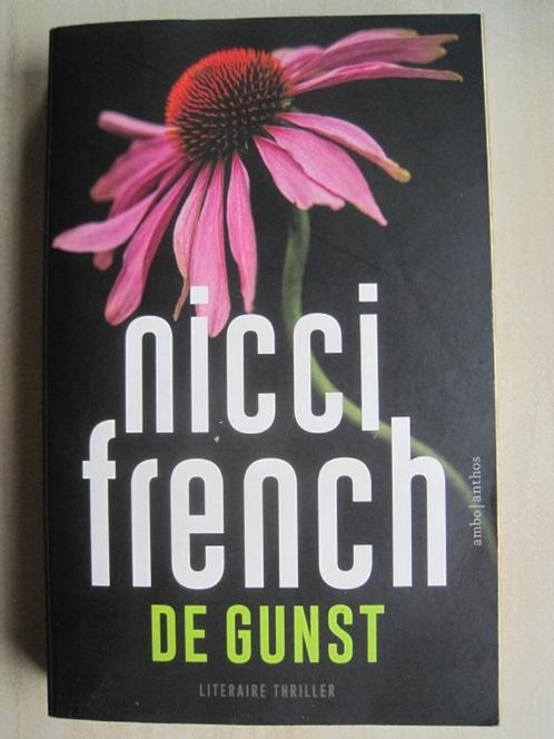500 - De gunst - Nicci French, Boeken, Thrillers, Zo goed als nieuw, Europa overig, Ophalen of Verzenden