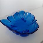 Blauw  glas, schaal, Huis en Inrichting, Woonaccessoires | Schalen en Manden, Ophalen of Verzenden, Zo goed als nieuw, Rond, Glas