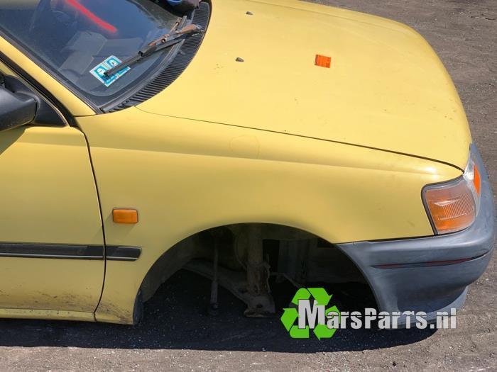 Scherm rechts-voor van een Toyota Starlet, Auto-onderdelen, Carrosserie en Plaatwerk, Toyota, Gebruikt, 3 maanden garantie, Ophalen of Verzenden