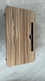 Bedtafel met uitklapbare pootjes, Ophalen