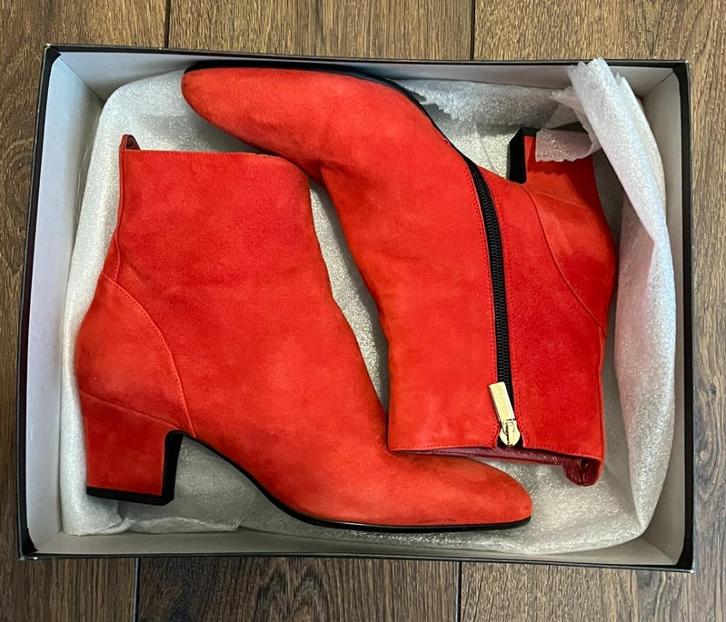 1x gedragen rode enkellaarsjes van Caroline Biss mt 39, Kleding | Dames, Schoenen, Zo goed als nieuw, Lage of Enkellaarzen, Rood