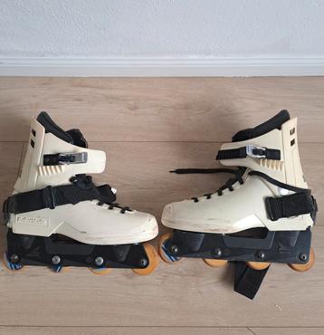 Stuntskates rollerblade 43 beschikbaar voor biedingen