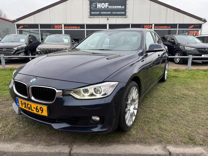 BMW 3-serie 320i Executive AUTOMAAT/NAVIGATIE/18''LMV, Auto's, BMW, Bedrijf, Te koop, 3-Serie, ABS, Airbags, Airconditioning, Bluetooth