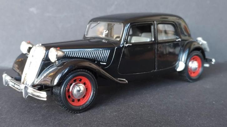 Citroen Traction Avant 1:24 Bburago Burago Pol, Hobby en Vrije tijd, Modelauto's | 1:24, Zo goed als nieuw, Bburago, Verzenden