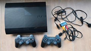Spelcomputer Playstation 3 met 7 spellen en 2 controllers beschikbaar voor biedingen