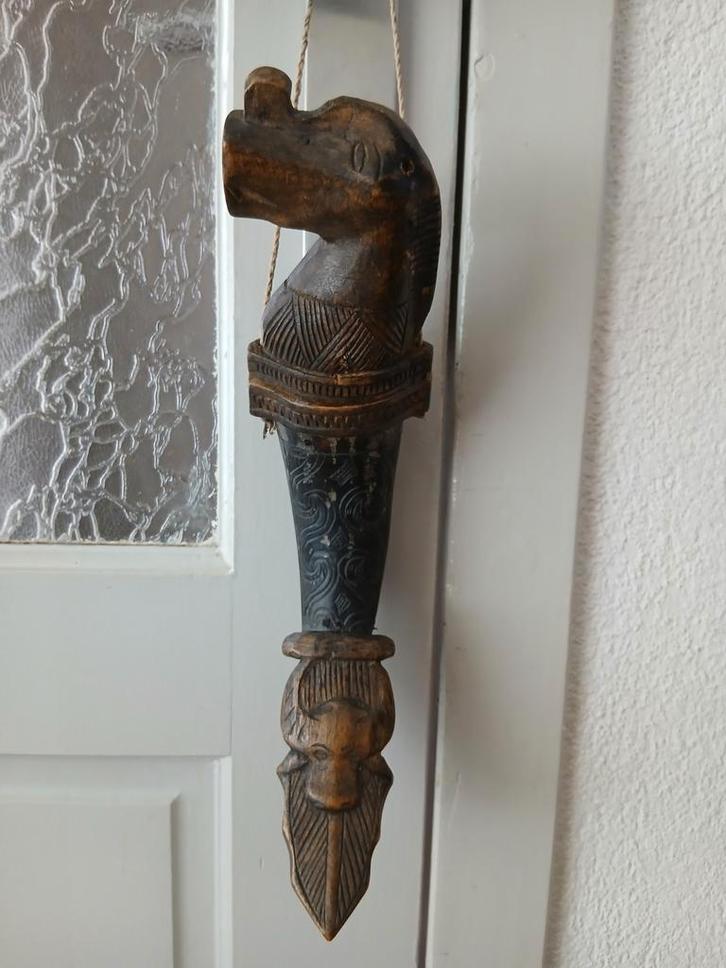 Indonesisch Irian jaya ? Batak Sumatra? bewerkte hoorn, Antiek en Kunst, Kunst | Niet-Westerse kunst, Ophalen of Verzenden