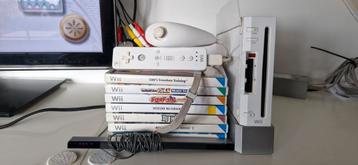 mooie Nintendo wii met games controller en nuncuck.  beschikbaar voor biedingen