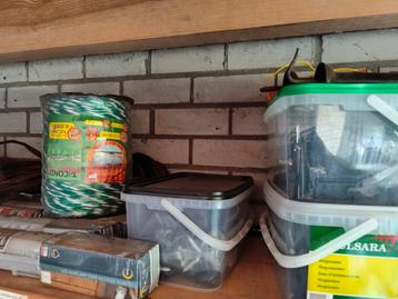 Diverse afrastering materiaal beschikbaar voor biedingen