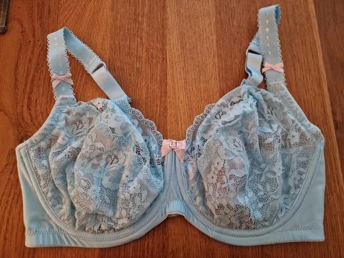 NIEUW Hunkemöller 80G kant BH pastelblauw stevig, Kleding | Dames, Ondergoed en Lingerie, BH, Zwart, Ophalen