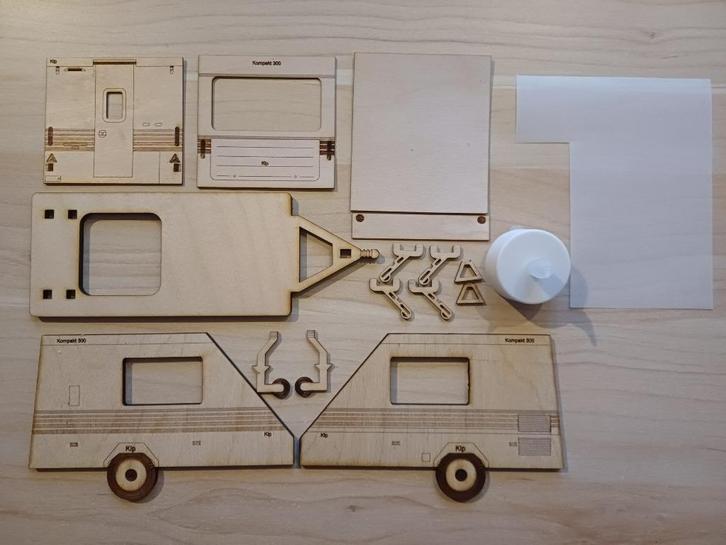 Zelfbouwpakket Kip Kompakt, Hobby en Vrije tijd, Modelbouw | Auto's en Voertuigen, Nieuw, Overige typen, Groter dan 1:32, Overige merken