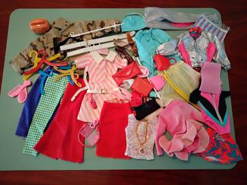 Vintage Barbie Kleertjes & Accessoires beschikbaar voor biedingen
