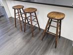 2x Vintage barkruk massief hout, Huis en Inrichting, Barkrukken, Gebruikt, Met voetsteun, Info@, Onbekend