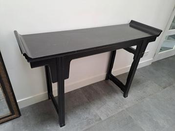 Altaar sidetable beschikbaar voor biedingen