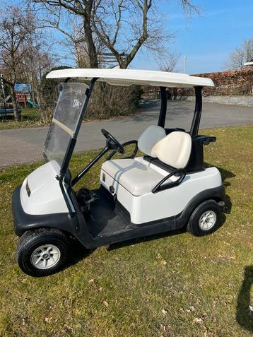 Clubcar golfkar Wit trojan accuset beschikbaar voor biedingen