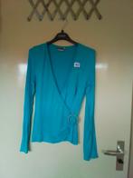 82 Aqua blauw shirtje met gesp van pescara maat M, Ophalen of Verzenden, Zo goed als nieuw, Blauw, Korte mouw