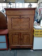 Kast secretaire, Ophalen