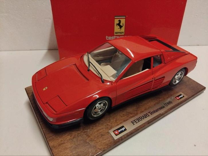 Ferrari Testarossa op plateau 1984 Bburago metal 1:18 KRD, Hobby en Vrije tijd, Modelauto's | 1:18, Zo goed als nieuw, Auto, Bburago