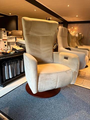 Prominent Sta-op Fauteuil Fluweel - Tiptoetsen beschikbaar voor biedingen
